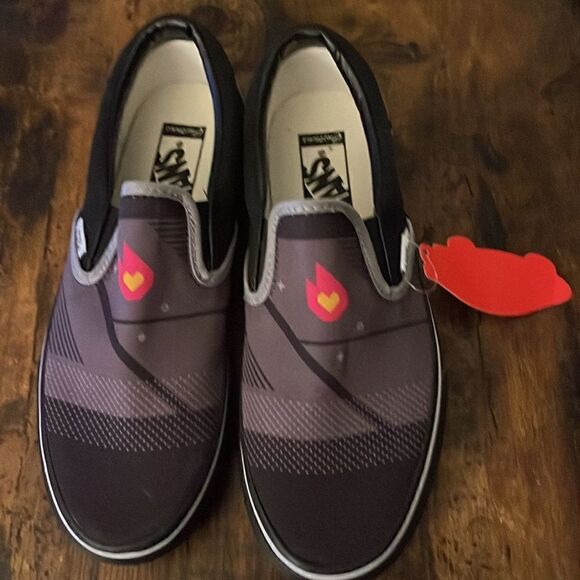Custom made- Vans Heart❤️ on the flame snickers Size W 8/M 6.5 NWT Unisex - Picture 2 of 5